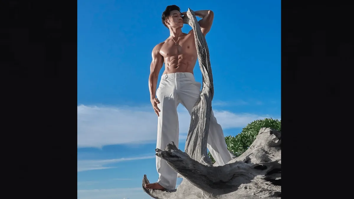 singapore-58-year-old-fashion-photographer-leaves-internet-drooling-over-his-hot-looks-netizens-want-fitness-tips